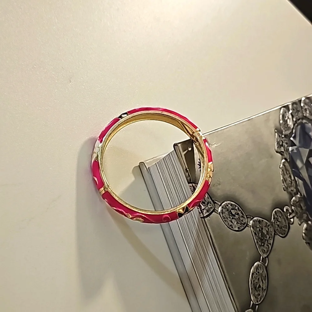 Vintage Gold Tone Enamel Flower Design Cuff Clamper Bracelet.